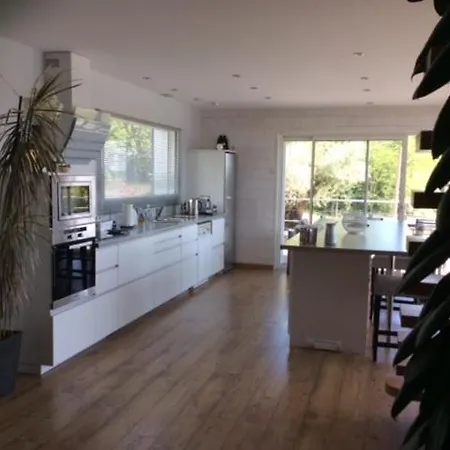 Maison Au Milieu De 9 Hectares Avec Piscine Chauffee Vila